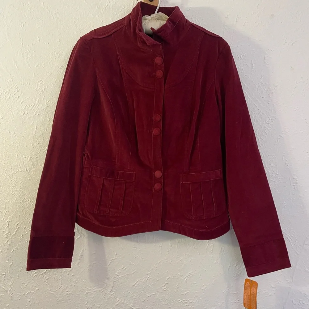 NWT Jones Wear Jeans size 4 Burgundy velvet jacket boho touch, button-up closure - Picture 2 of 8